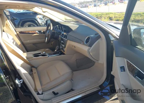 2014 Mercedes-Benz C 250 Sport from USA, damaged, VIN WDDGF4HB4ER306668